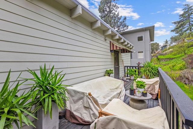 3320 Robinson Drive, Oakland, CA 94602