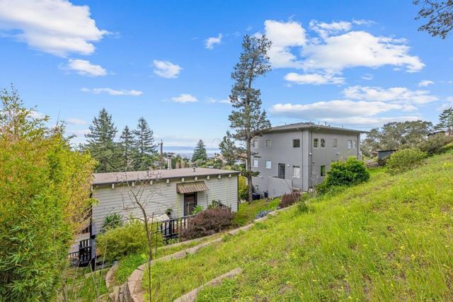 3320 Robinson Drive, Oakland, CA 94602