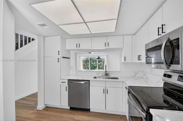 101 E Half Moon Cir B, Hypoluxo, FL 33462