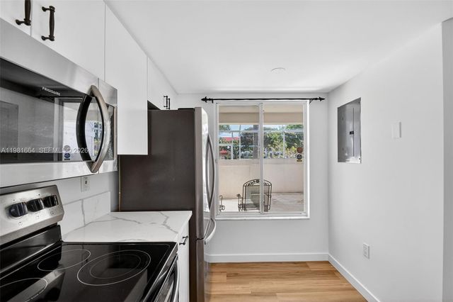 101 E Half Moon Cir B, Hypoluxo, FL 33462