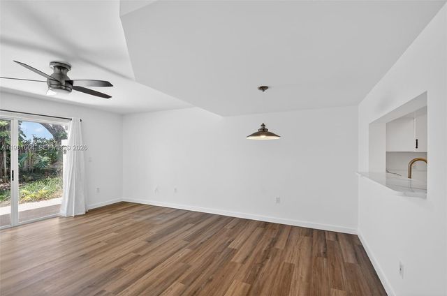 101 E Half Moon Cir B, Hypoluxo, FL 33462