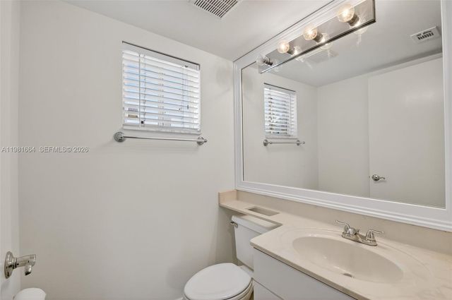 101 E Half Moon Cir B, Hypoluxo, FL 33462