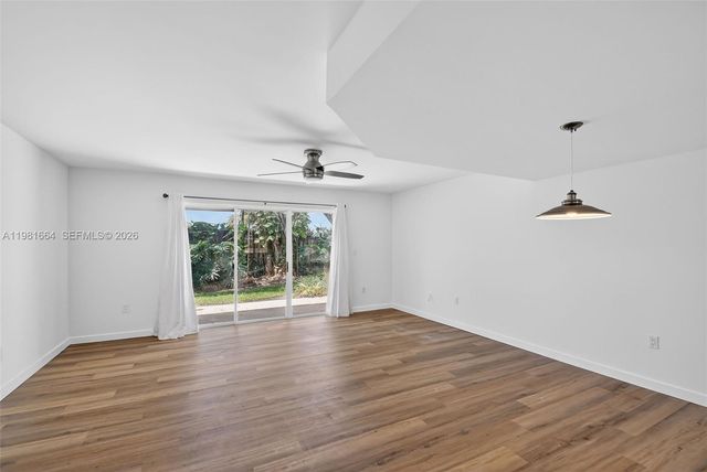 101 E Half Moon Cir B, Hypoluxo, FL 33462