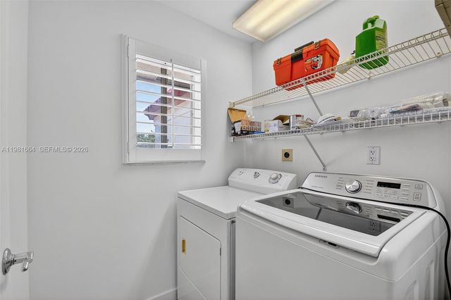 101 E Half Moon Cir B, Hypoluxo, FL 33462