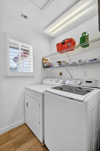 101 E Half Moon Cir B, Hypoluxo, FL 33462