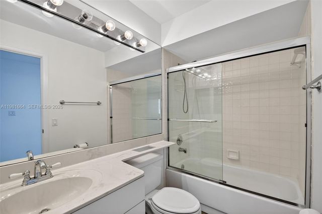 101 E Half Moon Cir B, Hypoluxo, FL 33462