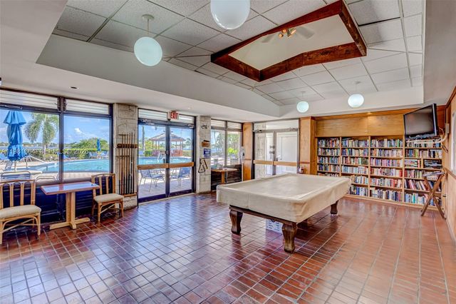 101 E Half Moon Cir B, Hypoluxo, FL 33462