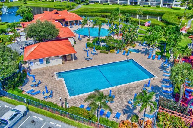 101 E Half Moon Cir B, Hypoluxo, FL 33462