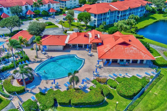 101 E Half Moon Cir B, Hypoluxo, FL 33462