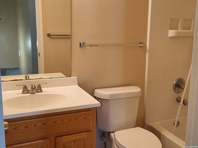 8934 Branding Fld, San Antonio, TX 78240