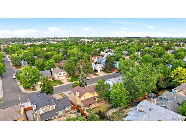 2131 S Newark Way, Aurora, CO 80014