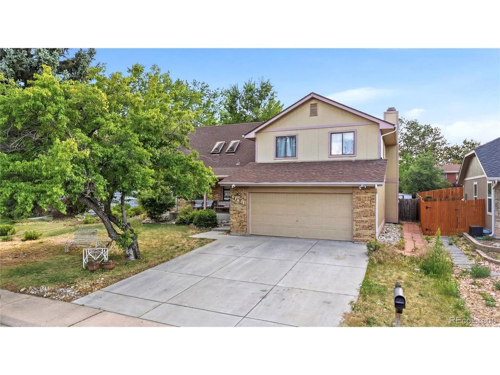 2131 S Newark Way, Aurora, CO 80014