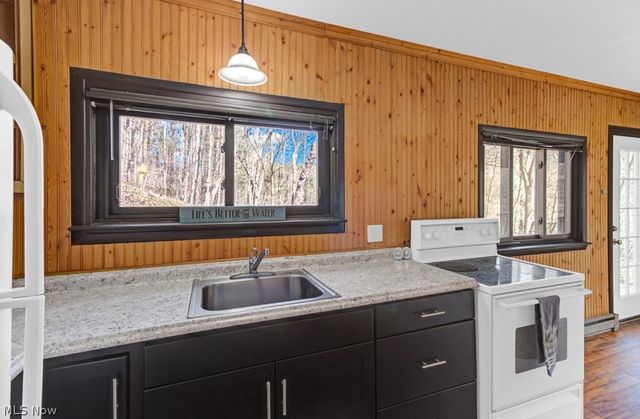 8087 2nd Drive SW, Bowerston, OH 44695