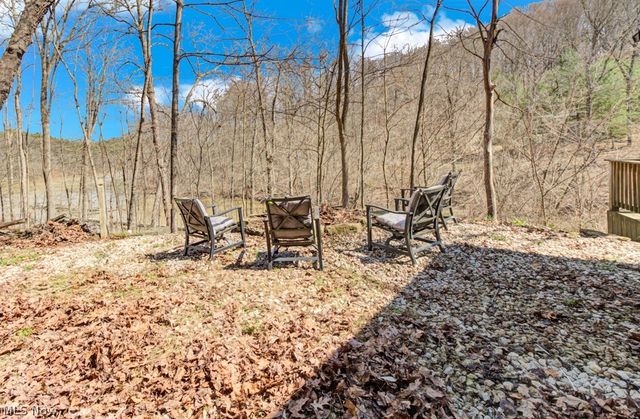 8087 2nd Drive SW, Bowerston, OH 44695