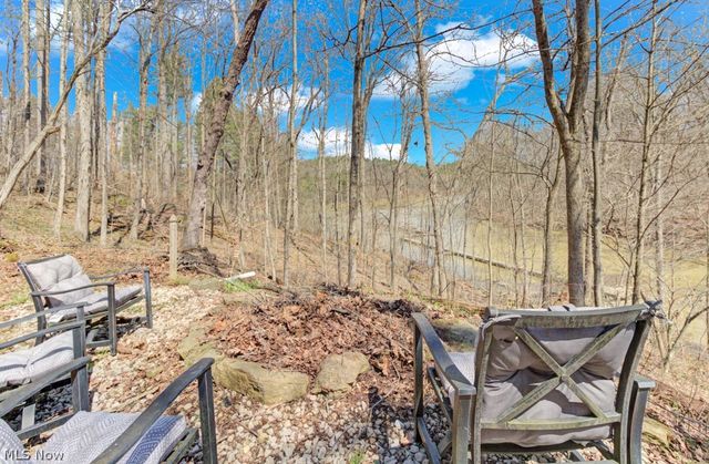 8087 2nd Drive SW, Bowerston, OH 44695