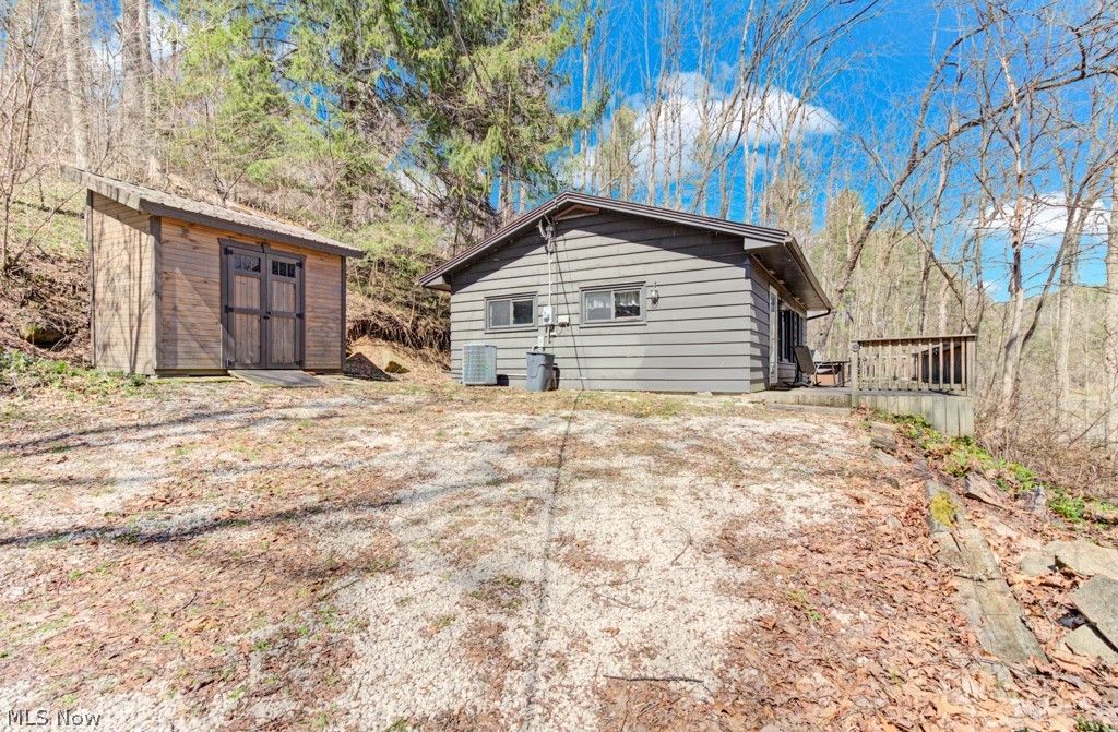 8087 2nd Drive SW, Bowerston, OH 44695