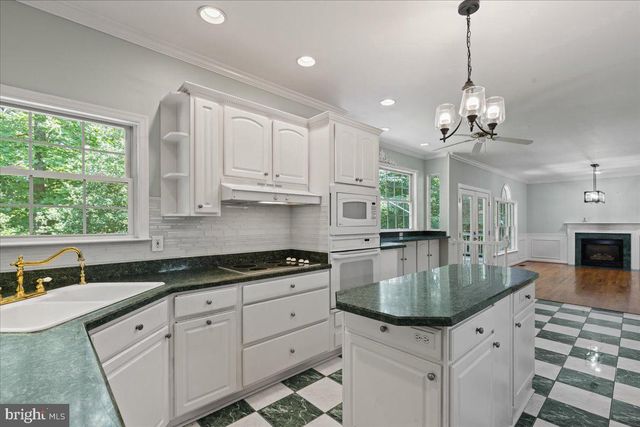 28920 LIVINGSTON DR, Mechanicsville, MD 20659