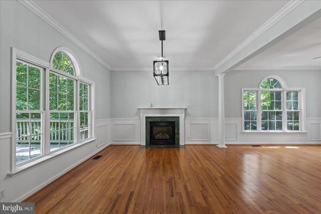 28920 LIVINGSTON DR, Mechanicsville, MD 20659