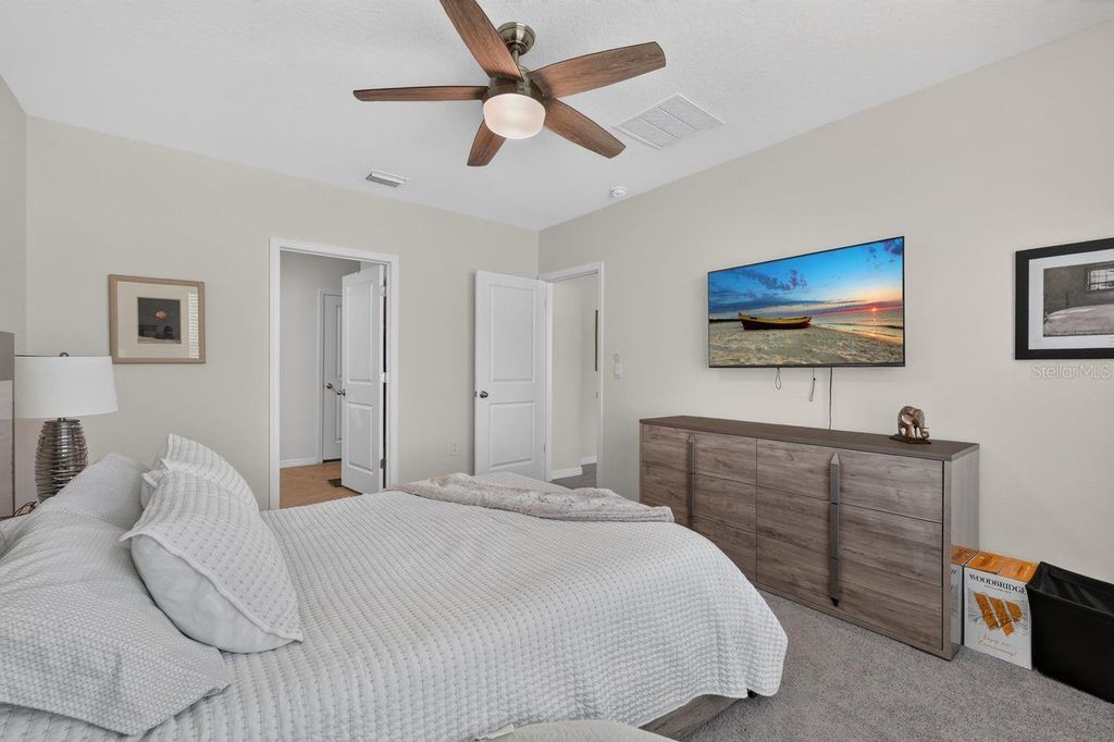 Image 14 of property listing at 17709 CANOPY PLACE, Bradenton, FL 34211