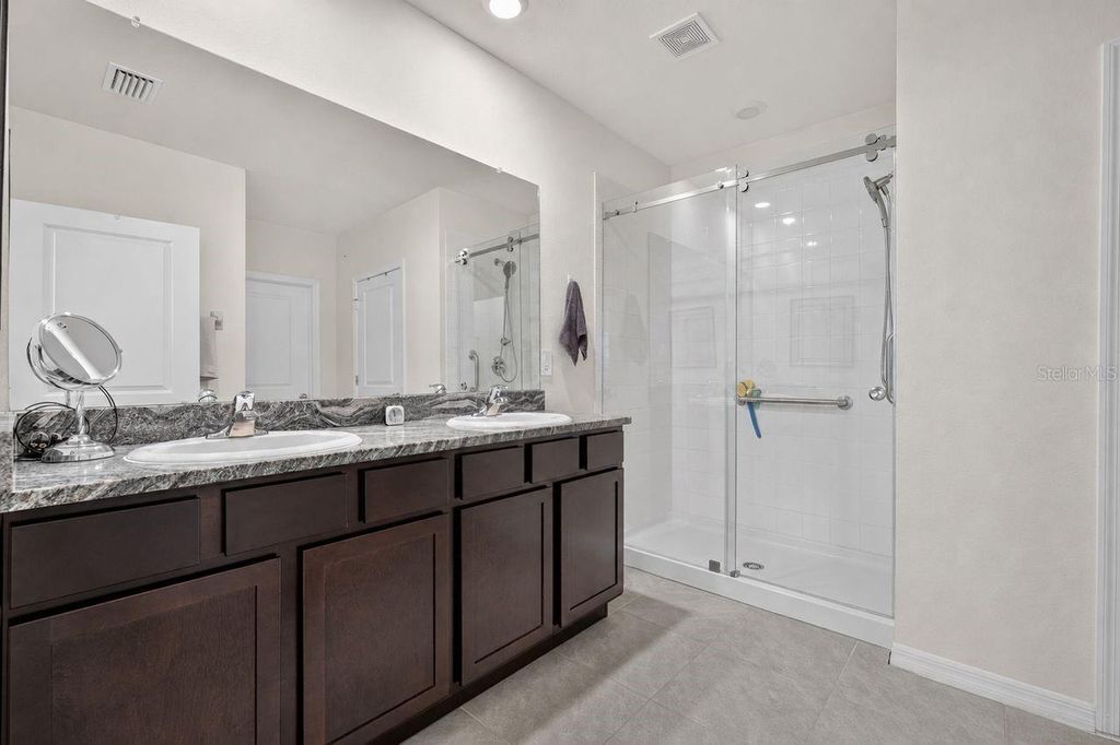 Image 15 of property listing at 17709 CANOPY PLACE, Bradenton, FL 34211