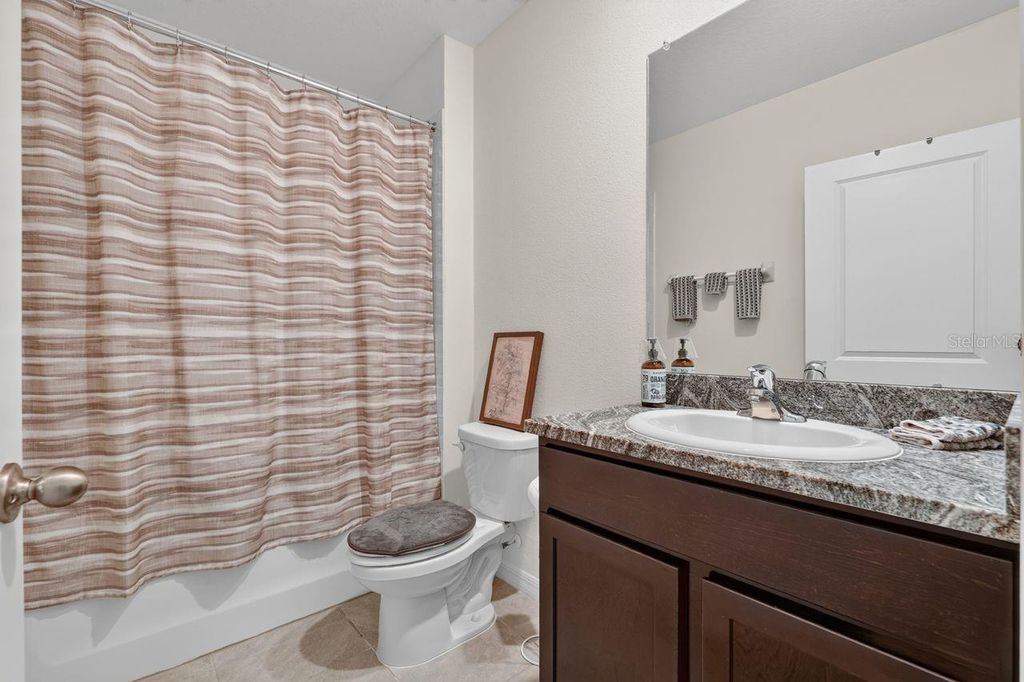 Image 19 of property listing at 17709 CANOPY PLACE, Bradenton, FL 34211