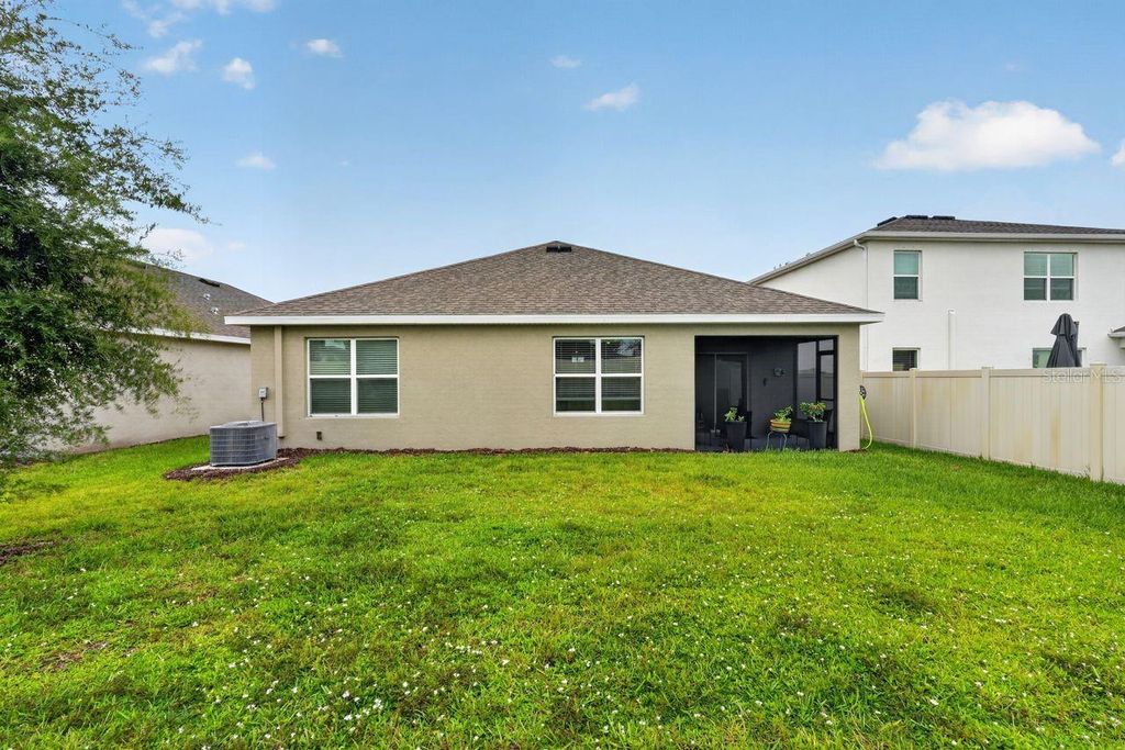 Image 27 of property listing at 17709 CANOPY PLACE, Bradenton, FL 34211