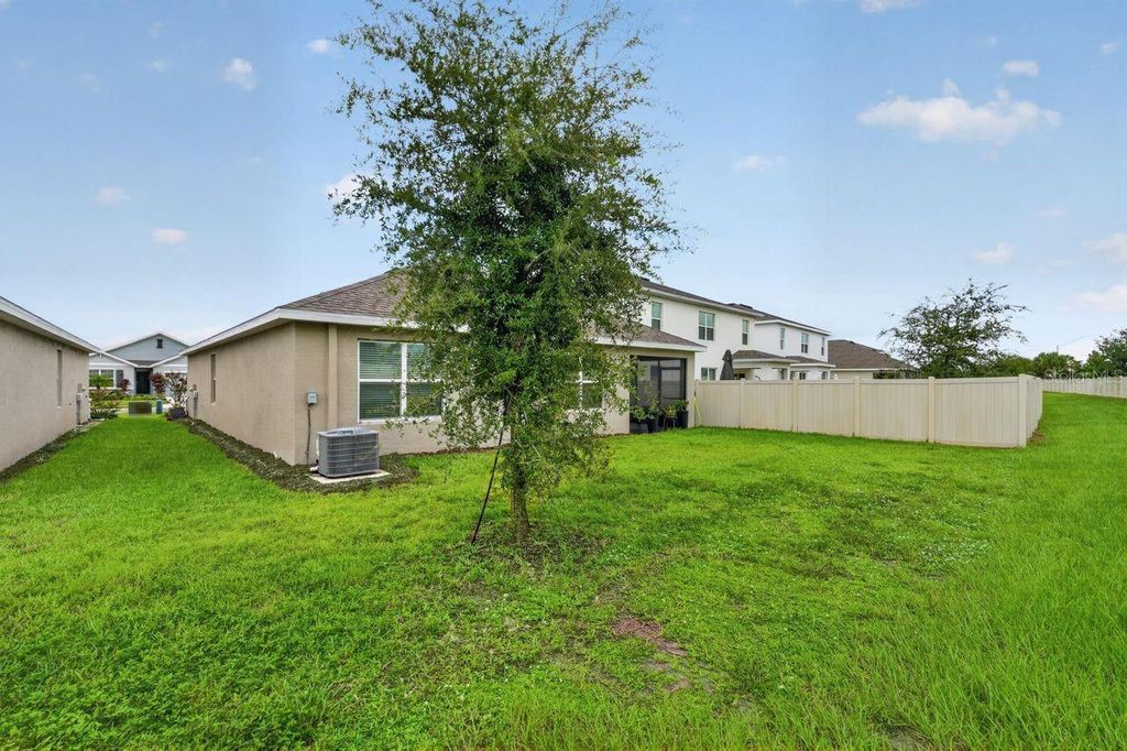 Image 28 of property listing at 17709 CANOPY PLACE, Bradenton, FL 34211