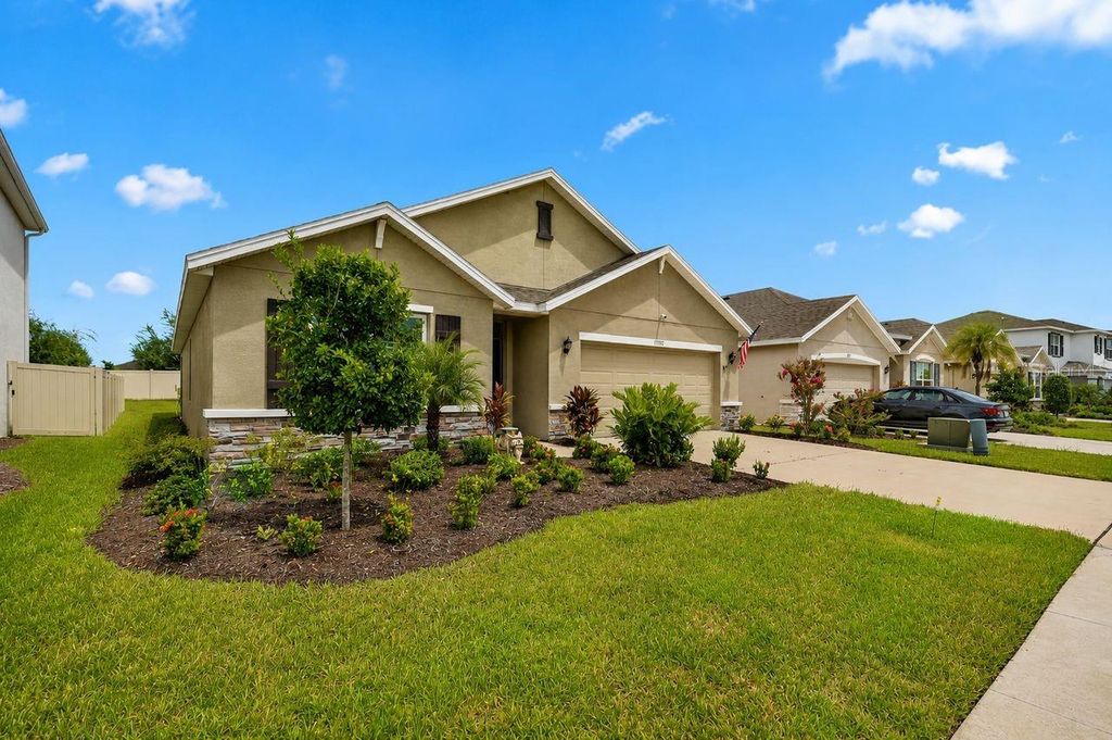 Image 30 of property listing at 17709 CANOPY PLACE, Bradenton, FL 34211