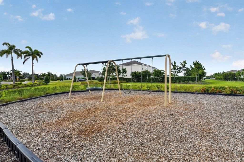 Image 40 of property listing at 17709 CANOPY PLACE, Bradenton, FL 34211