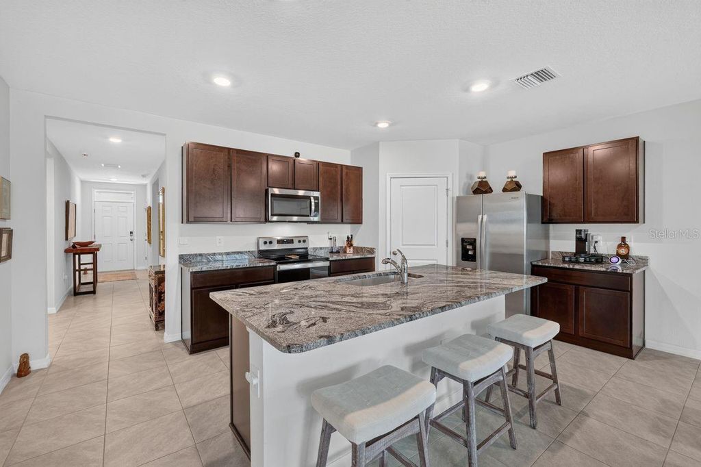 Image 5 of property listing at 17709 CANOPY PLACE, Bradenton, FL 34211