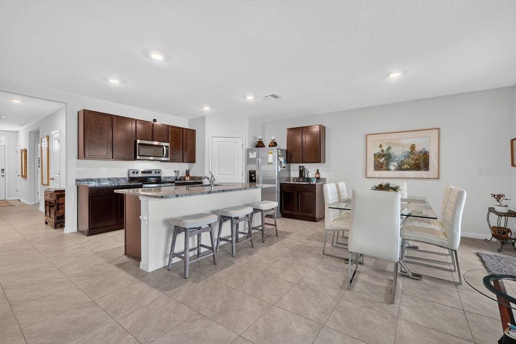 Image 8 of property listing at 17709 CANOPY PLACE, Bradenton, FL 34211