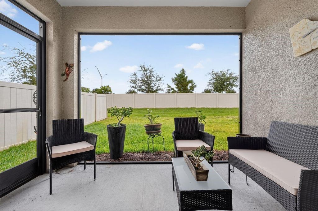 Image 10 of property listing at 17709 CANOPY PLACE, Bradenton, FL 34211