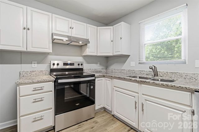 1248 Rosada Drive, Charlotte, NC 28213