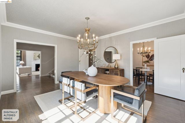 906 Paramount Rd, Oakland, CA 94610