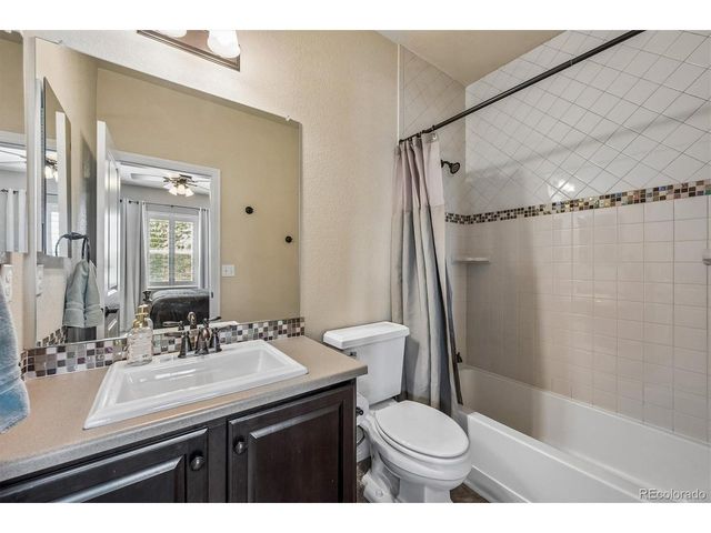 6209 S Jamestown Ct, Aurora, CO 80016