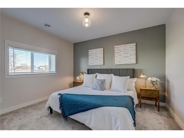 7582 Oak Hill Road, Woodbury, MN 55129