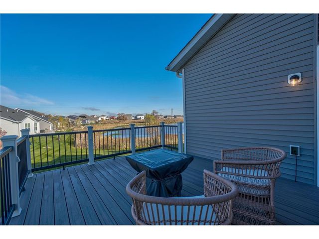 7582 Oak Hill Road, Woodbury, MN 55129