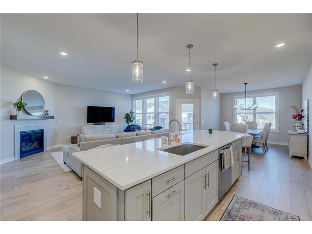 7582 Oak Hill Road, Woodbury, MN 55129