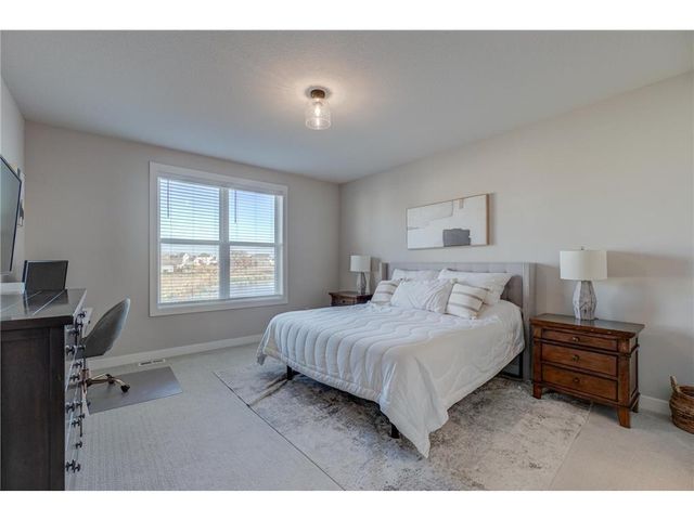 7582 Oak Hill Road, Woodbury, MN 55129