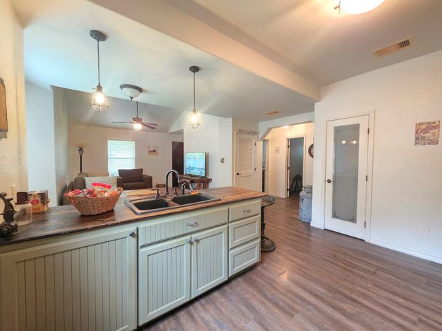 1316 Rampart Street, Bay City, TX 77414