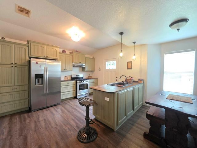 1316 Rampart Street, Bay City, TX 77414