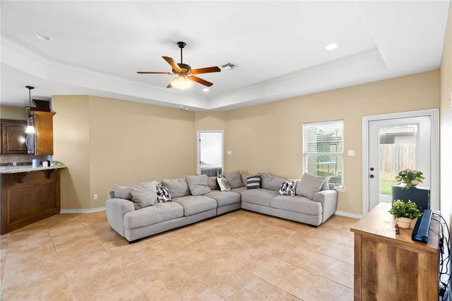 7646 Granite Dr, Corpus Christi, TX 78414