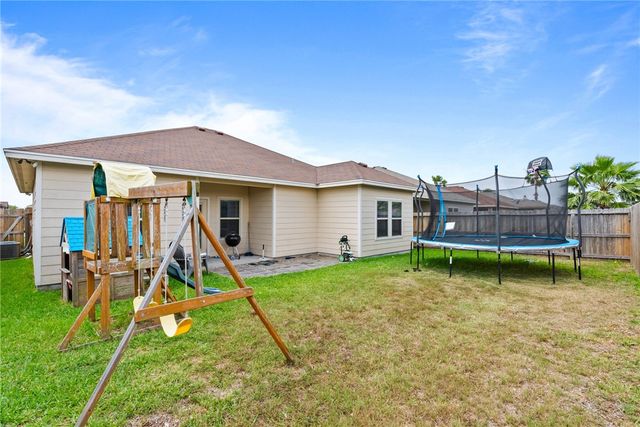 7646 Granite Dr, Corpus Christi, TX 78414