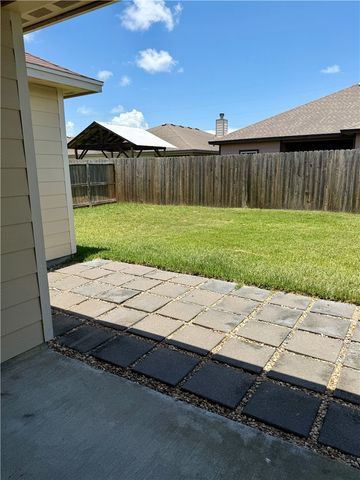 7646 Granite Dr, Corpus Christi, TX 78414