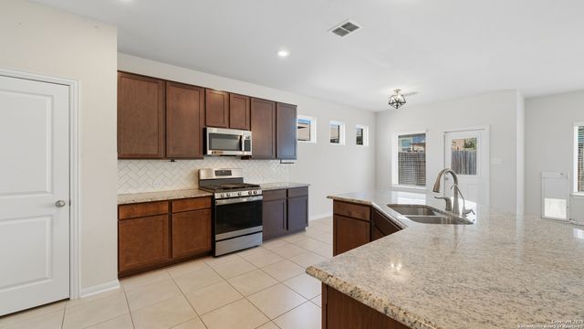 8939 Arundal, Converse, TX 78109