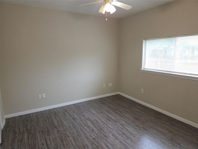 10015 Wiloak Street B, Houston, TX 77078