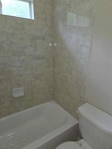 10015 Wiloak Street B, Houston, TX 77078