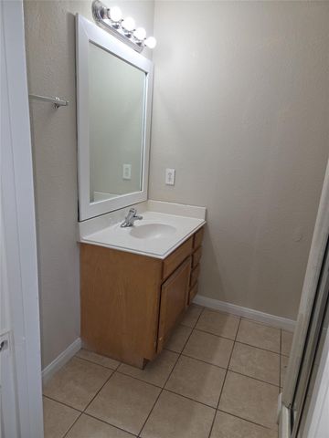 10015 Wiloak Street B, Houston, TX 77078