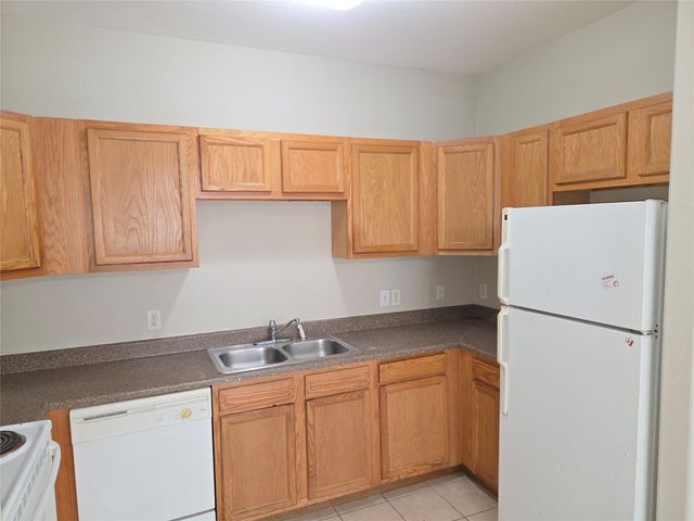 10015 Wiloak Street B, Houston, TX 77078