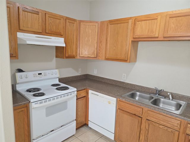 10015 Wiloak Street B, Houston, TX 77078